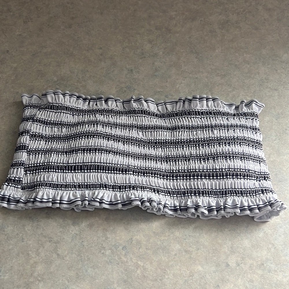 NWOT * Zaful Bandeau Swimsuit Top Size 4